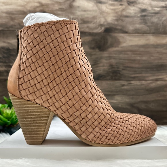 NIB Sbicca Parkman Woven Leather Cone Heel Shooties Ankle Booties Boots Tan 8 - Picture 6 of 13
